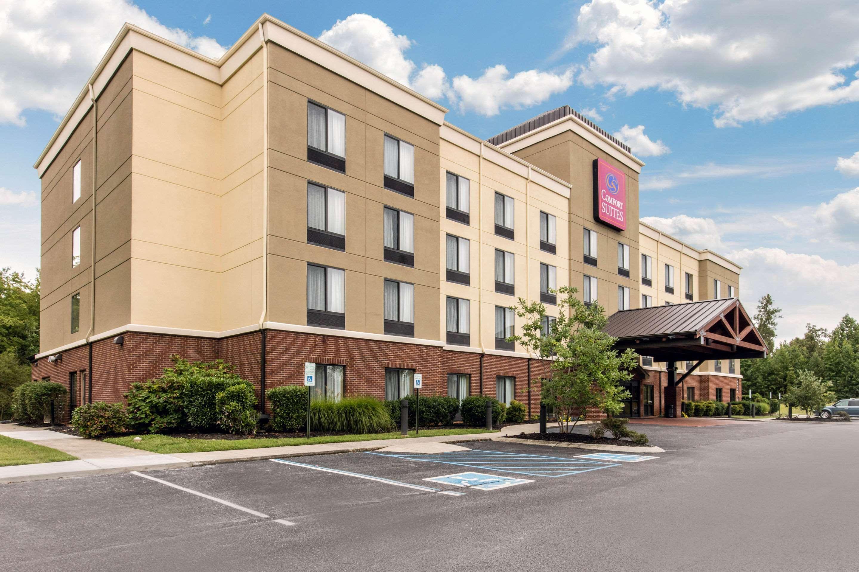 Comfort Suites Manchester Exterior photo